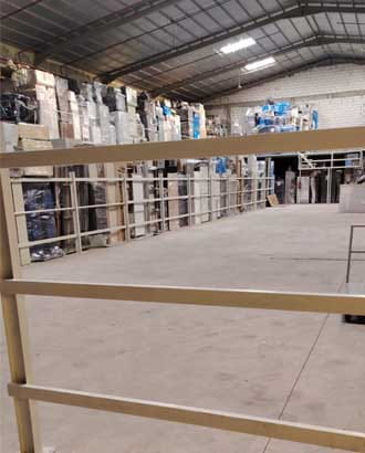 صورة من داخل مستودعات شركة انجاز المشاريع